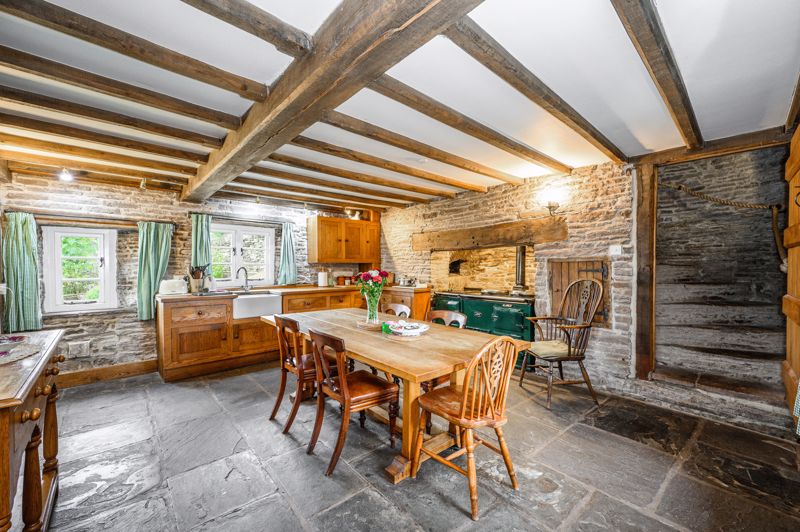 Kitchen- click for photo gallery